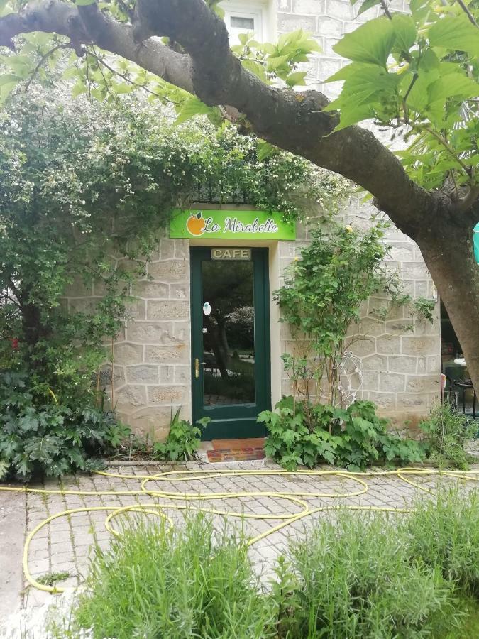 La Mirabelle-Casteil Country House Guest House Eksteriør bilde